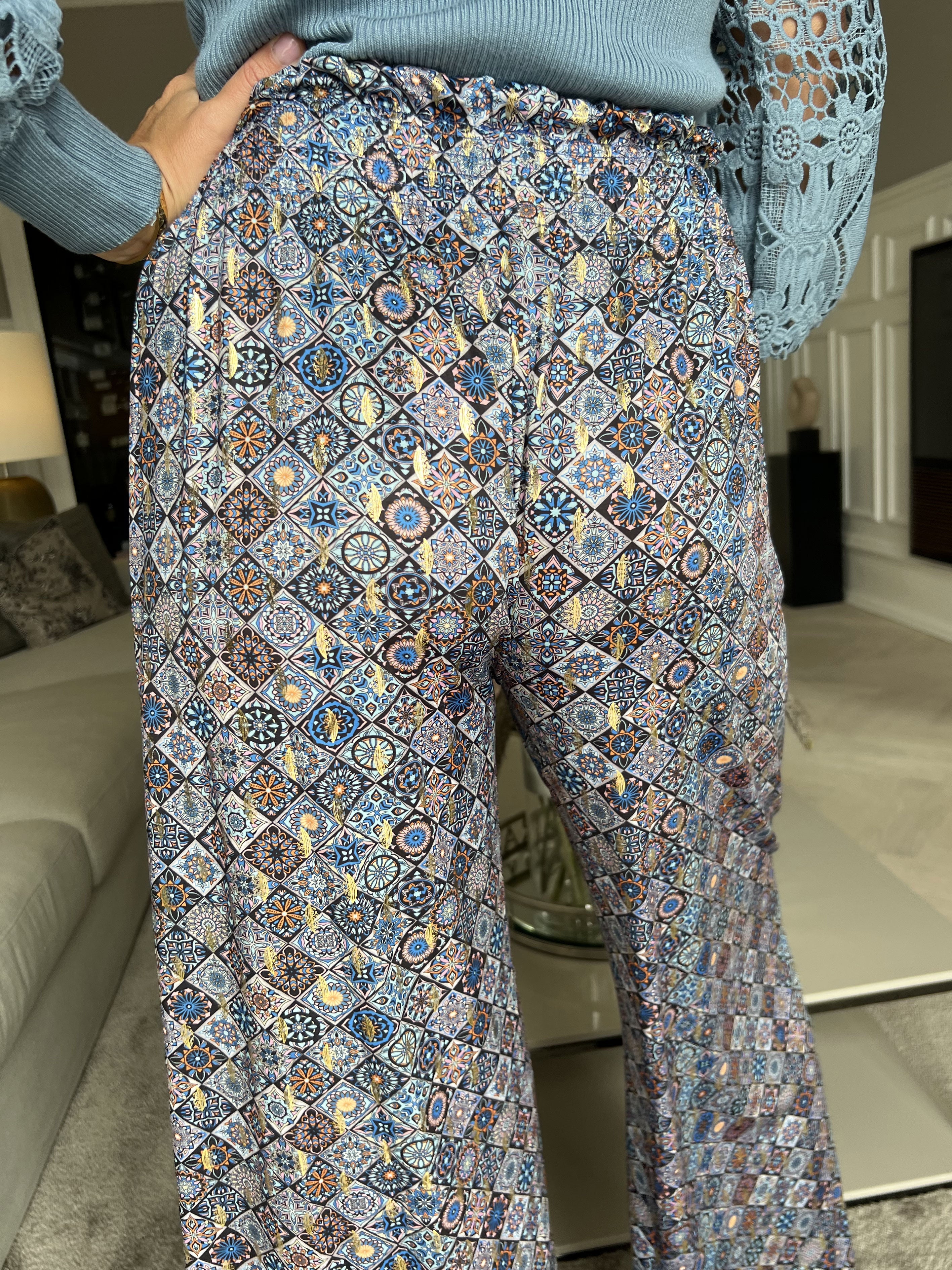 Pams Pants Mosaic - Lösa mönstrade byxor i elastiskt tyg